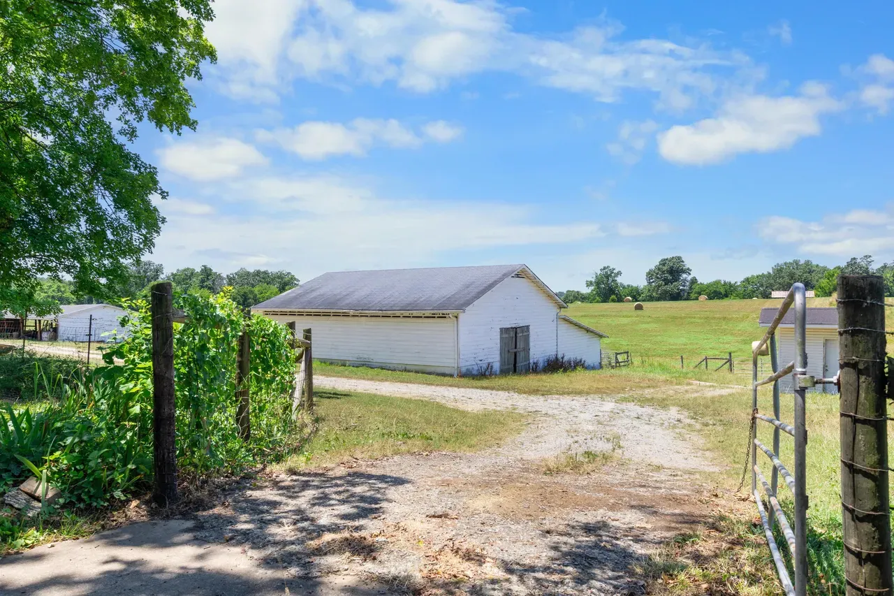 Country road leading to the barn at L & D Farms